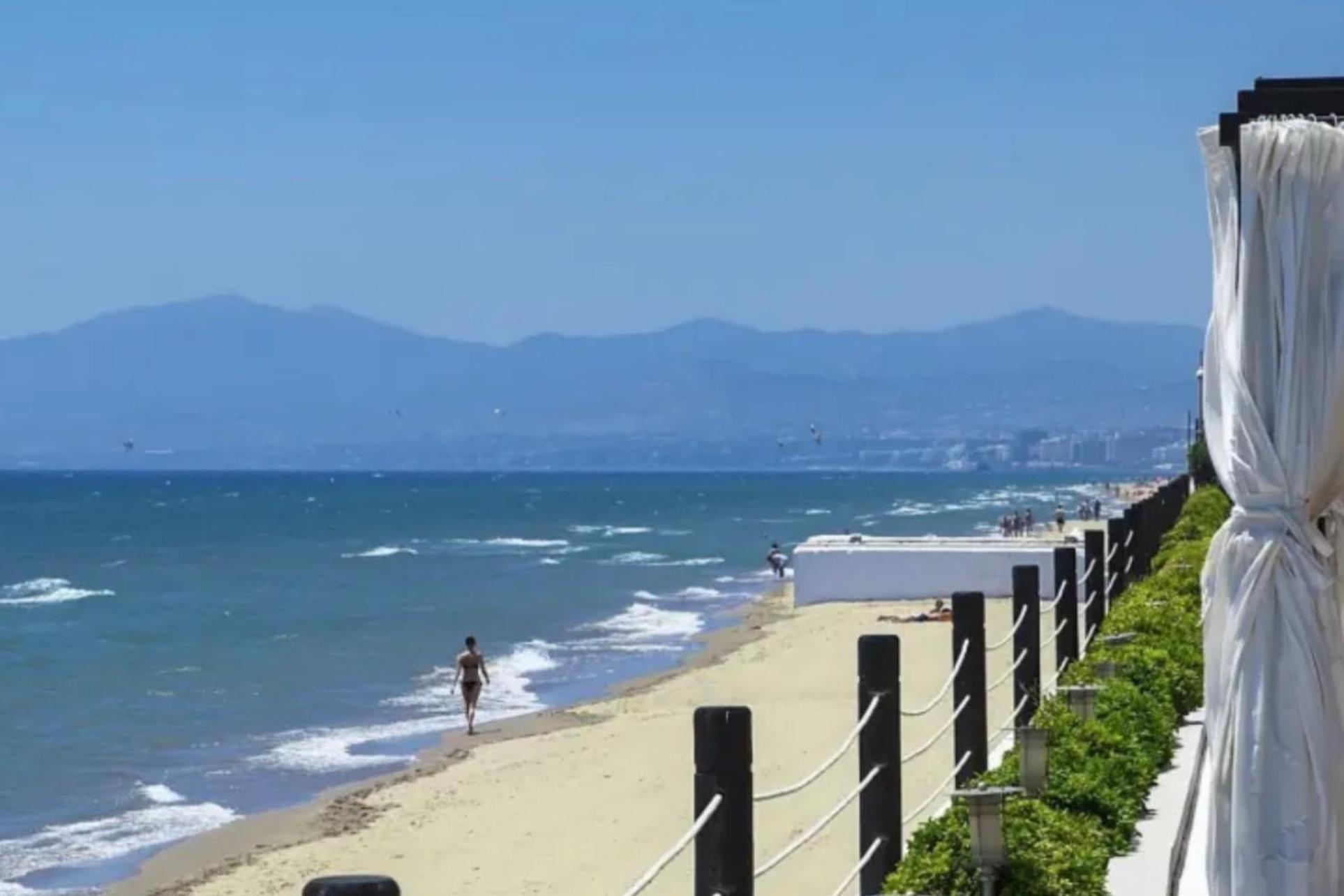 Marbella Beachfront - Beachside Apartment With Stunning Sea Views Exteriör bild