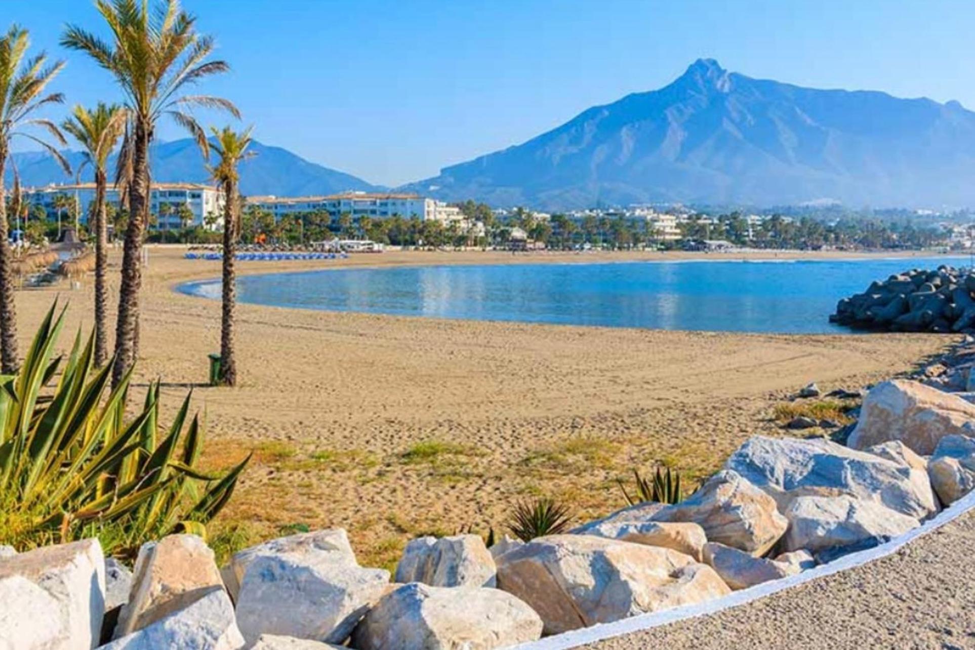 Marbella Beachfront - Beachside Apartment With Stunning Sea Views Exteriör bild