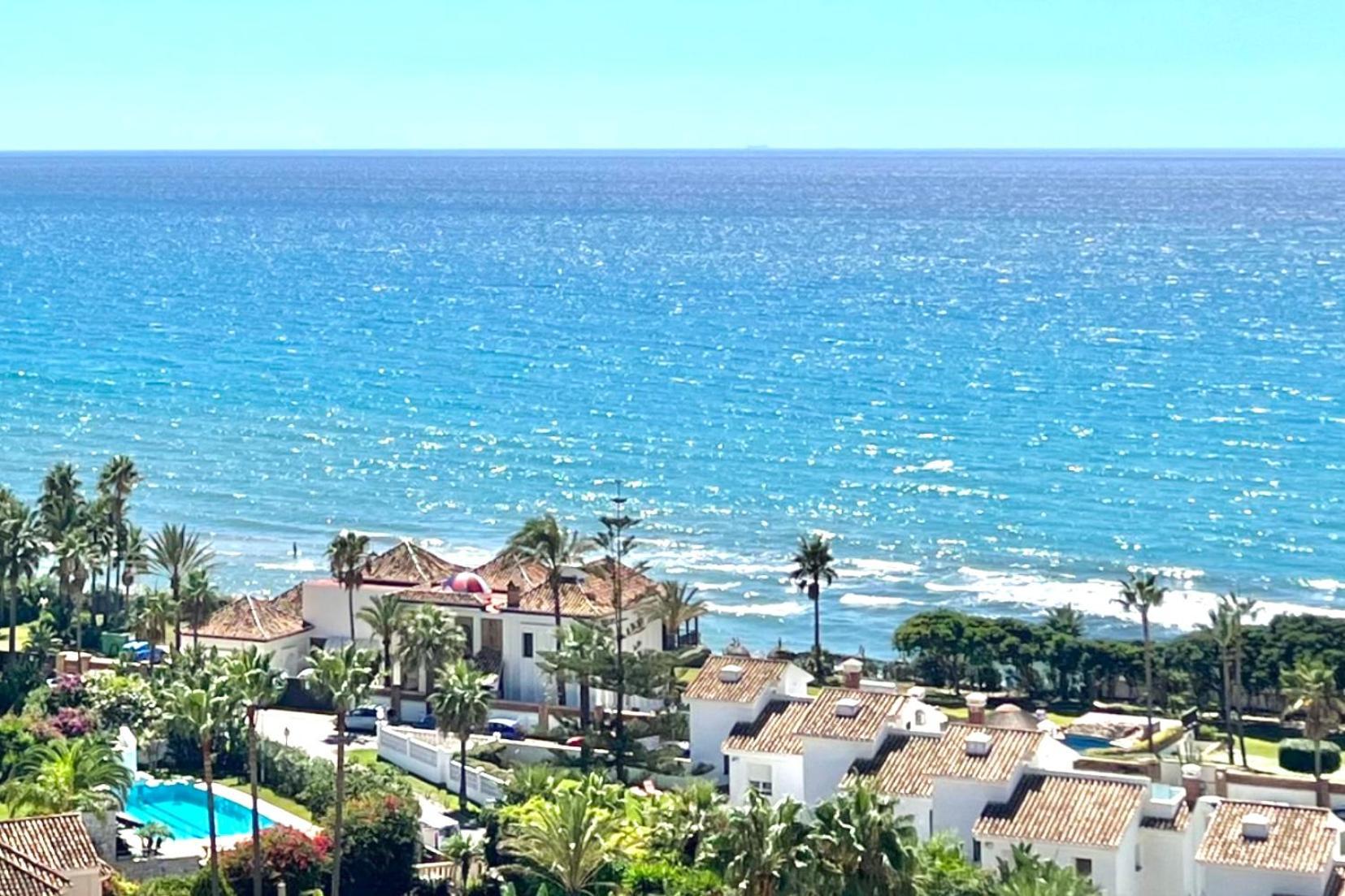 Marbella Beachfront - Beachside Apartment With Stunning Sea Views Exteriör bild
